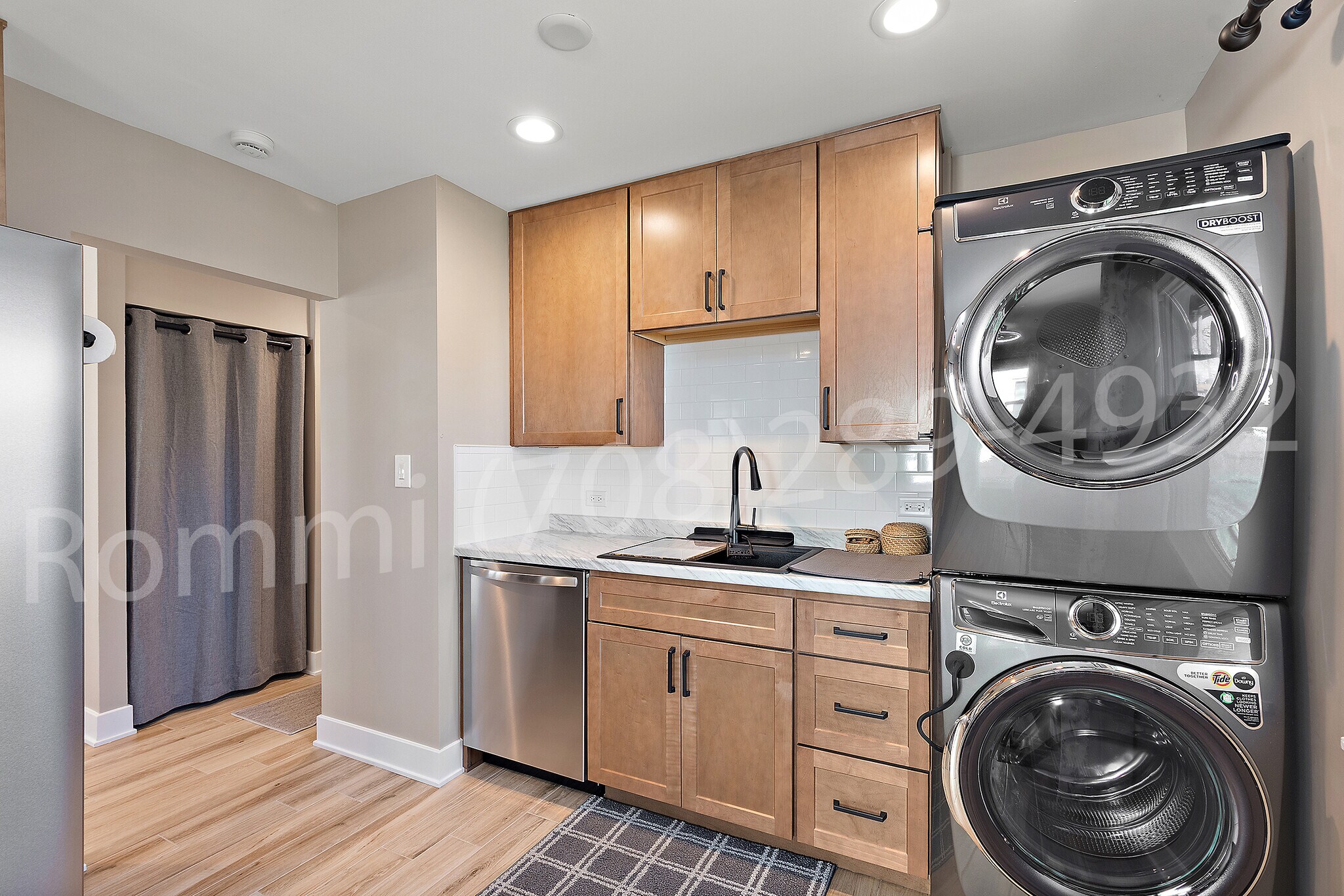 Kitchen - 7528 Catalpa Ave