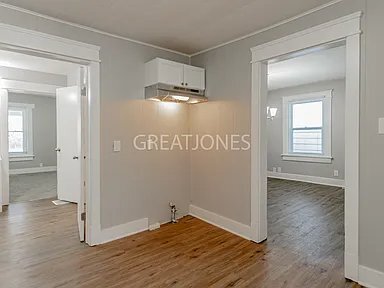 Building Photo - 1557 Lawton Ave