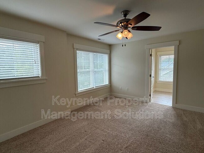 Building Photo - 2440 Belvue Rd