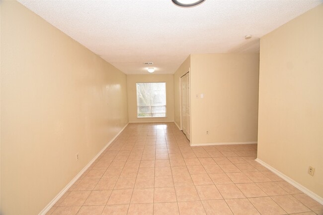 Building Photo - 4023 Summit Valley Dr