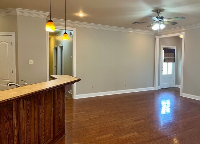 Building Photo - GEISMAR, right across 74 from Dutchtown Schools!  3br/2ba