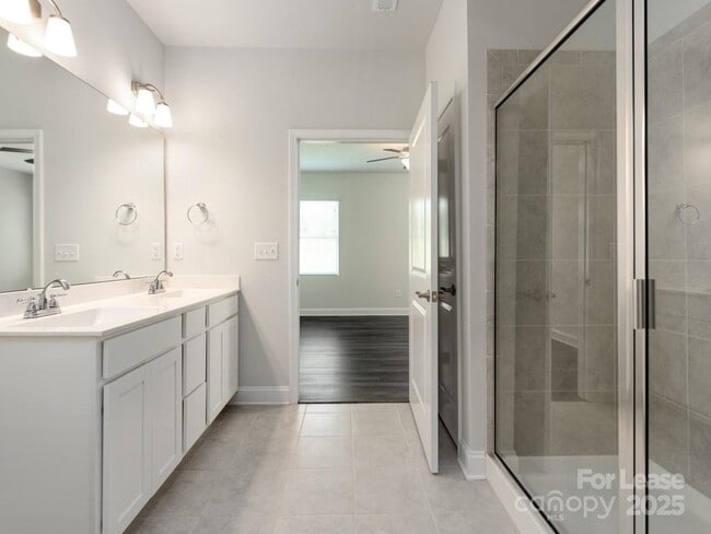 Building Photo - 4512 Grove Manor Dr