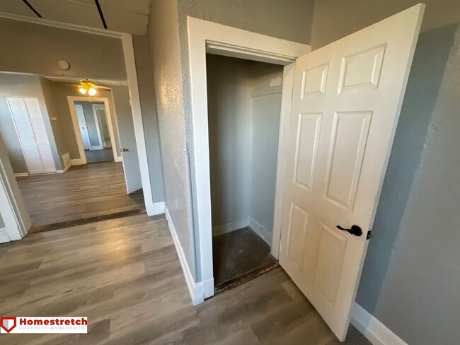 Building Photo - One Bedroom Unit Available! No Deposit for...