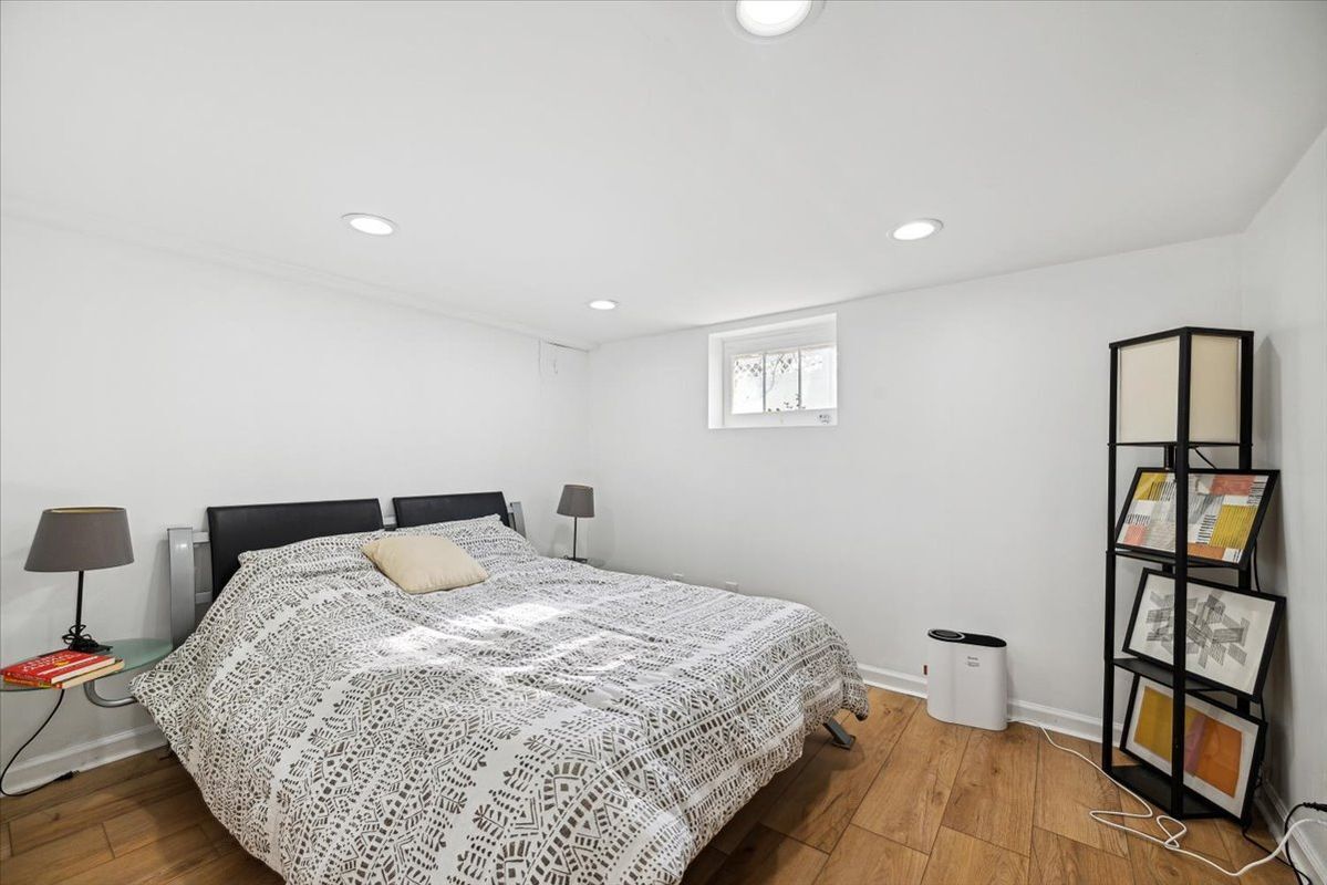 Building Photo - 16 Hickory Rd