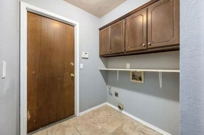 Building Photo - Updated 3 Bedroom/2 Bath Home w/Beautiful Landscaping - Edmond Schools