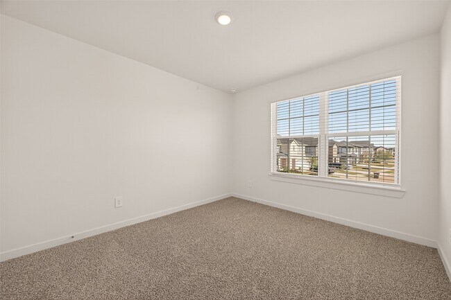 Building Photo - 2819 Red Rosehip Dr