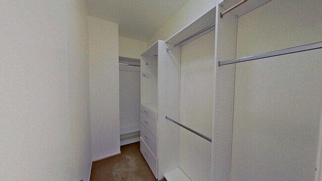 Building Photo - 1 Breakers Ln