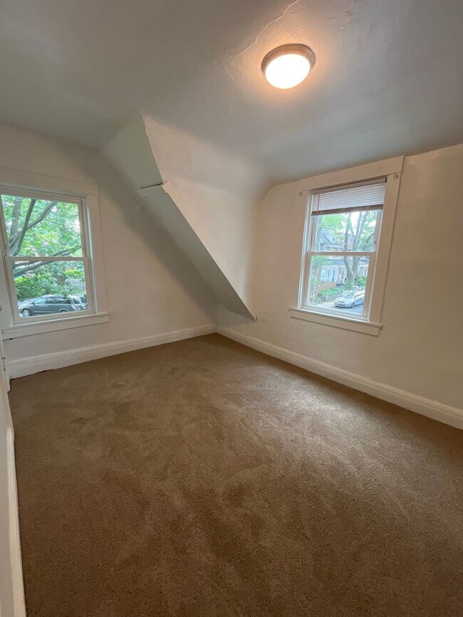 Building Photo - 3 Br 1 Bath Twin Home available in Bethlehem