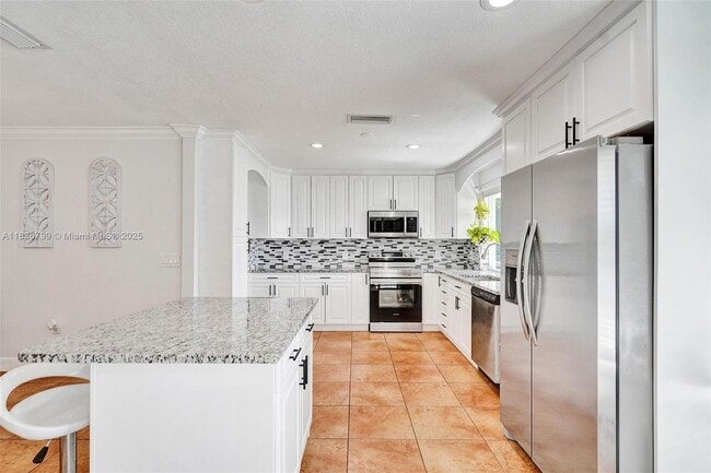Building Photo - 10850 NW 29th Manor