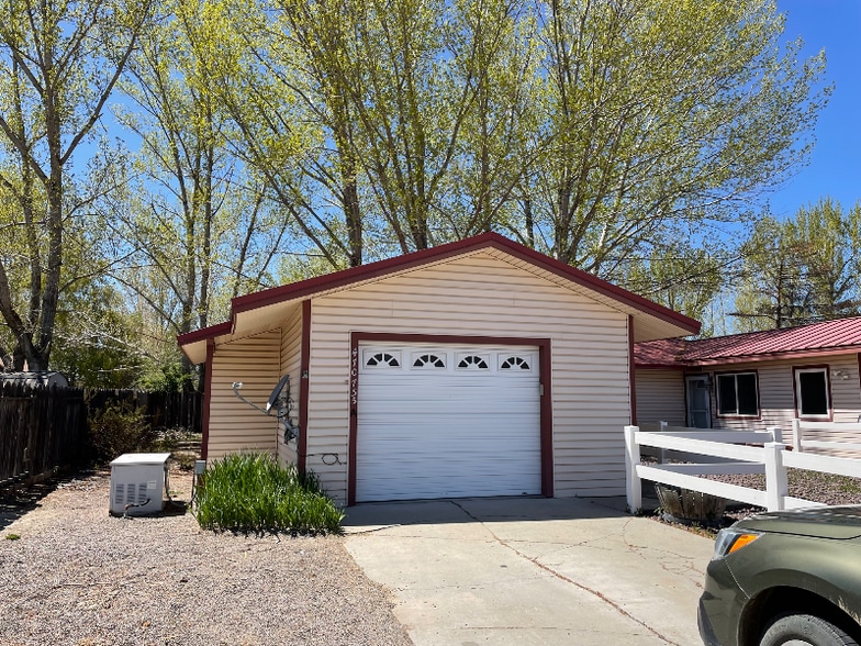Primary Photo - 470-755-755 Tule Dr