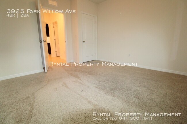 Building Photo - 3925 Park Willow Ave