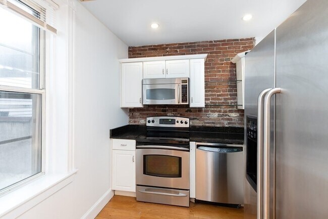 Building Photo - 80 Revere St