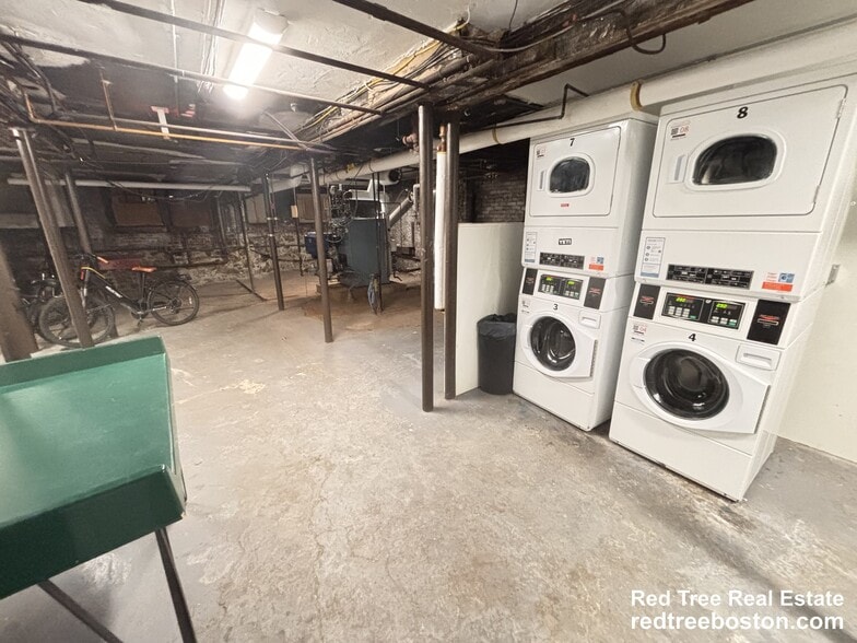 Building Photo - 7 Mt Hood Rd