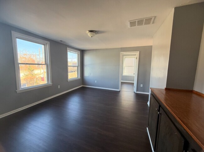 Building Photo - 26 Clarence St