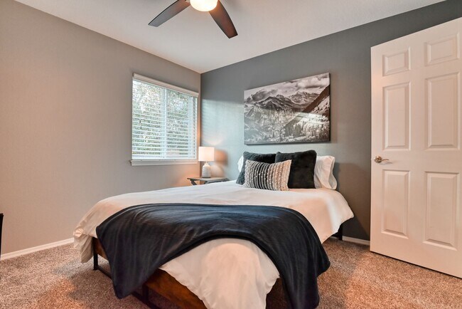 Building Photo - Updated 4 bedroom west Colorado Springs home