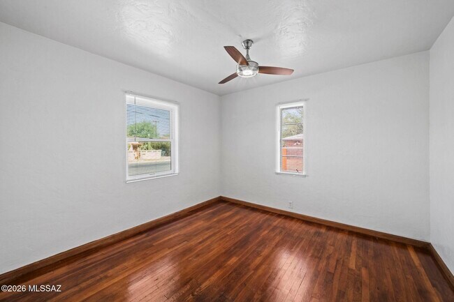 Building Photo - 1202 N Tucson Blvd