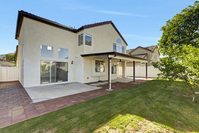 Building Photo - Beautiful 4-Bed, 2.5-Bath Home in Moreno Valley Ranch