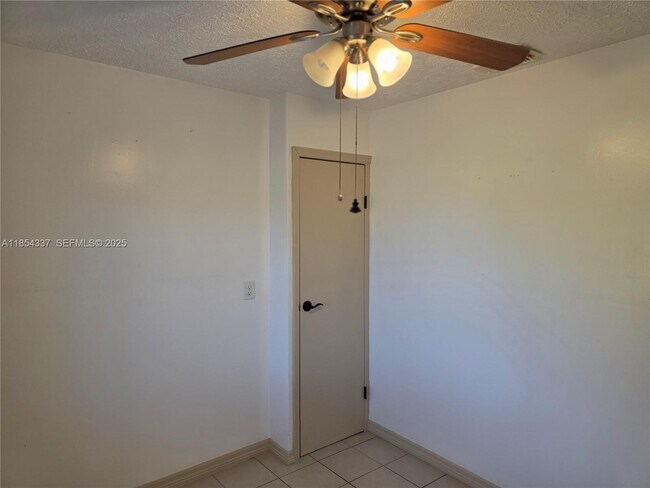 Building Photo - 4321 Kirby Loop Rd