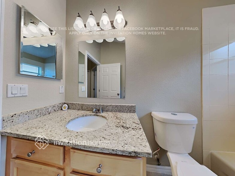 Building Photo - 3155 Lindera Dr