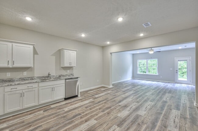 Building Photo - Modern Townhome in Manchester TN