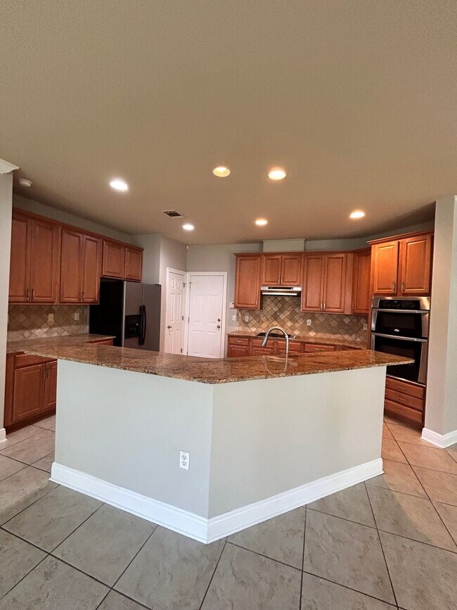 Building Photo - 5206 Lone Pine Ln