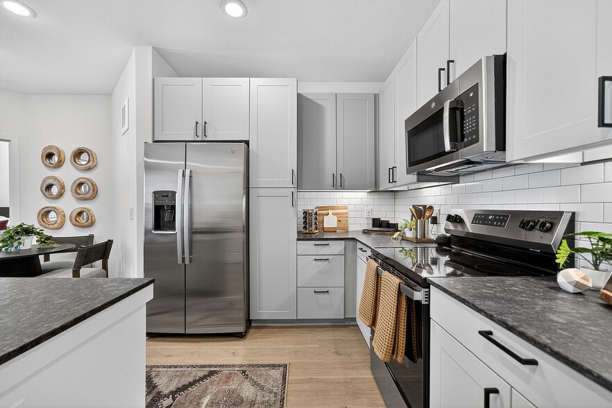 Building Photo - Marlowe Corinth Groves