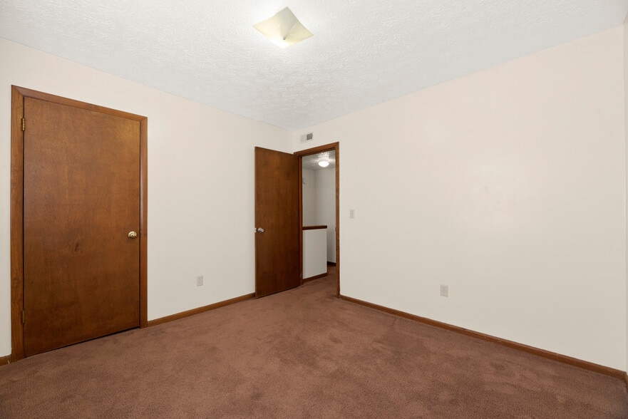 Building Photo - 116 W Norwich Ave