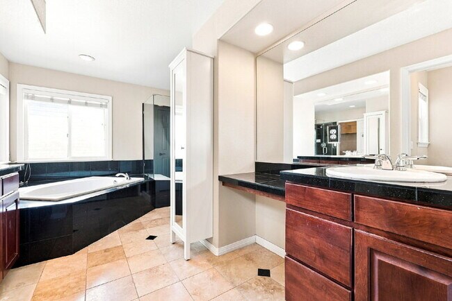 Building Photo - 9400 E Aspen Hill Ln