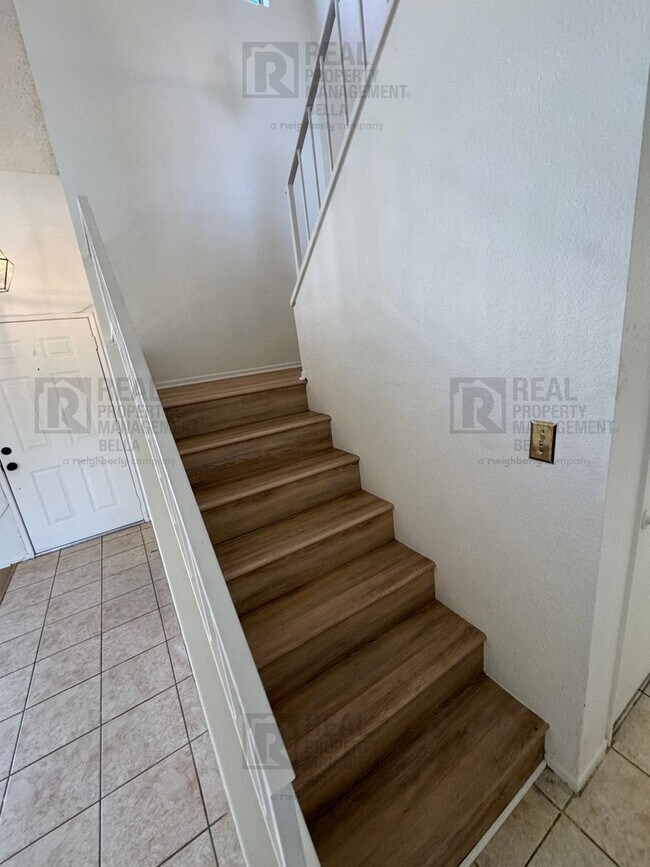Building Photo - 1330 Wrigley Ln
