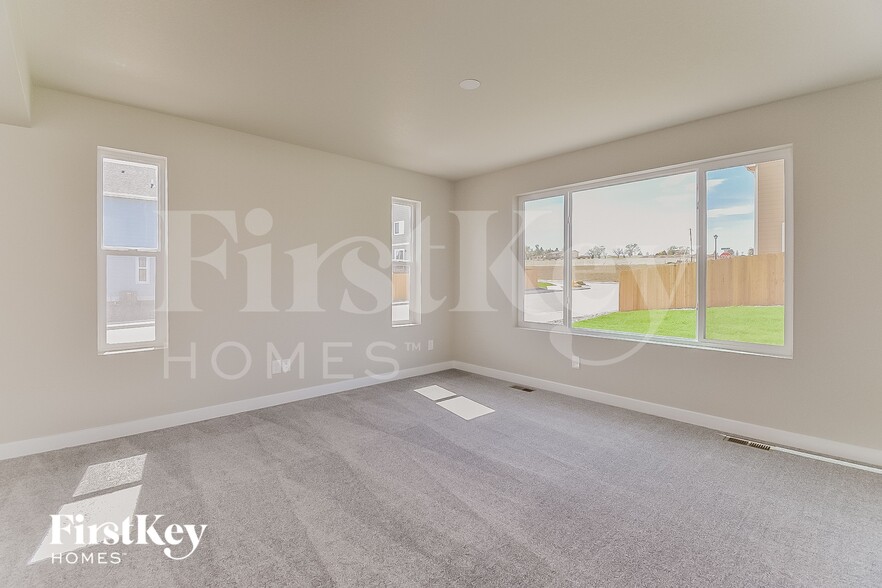 Building Photo - 10393 Luneth Dr