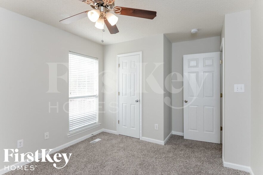 Building Photo - 1755 Annendale Dr