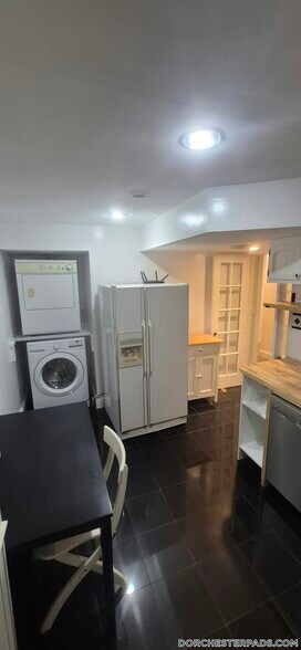 Building Photo - 235 Savin Hill Ave