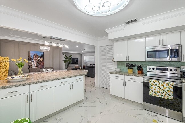 Building Photo - 1521 Arthur St