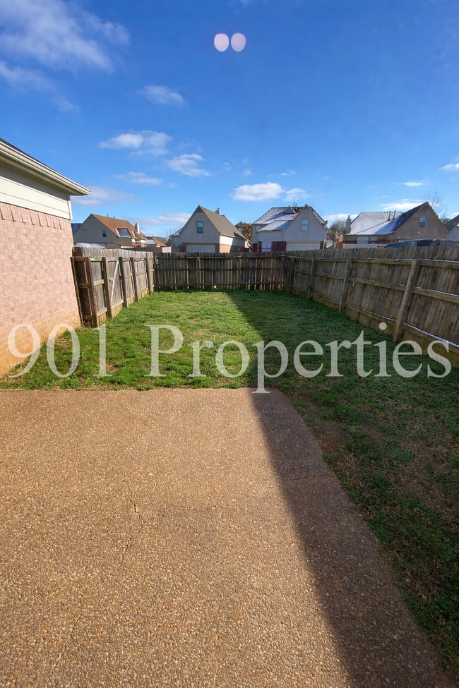 Building Photo - 1120 Averett Ln