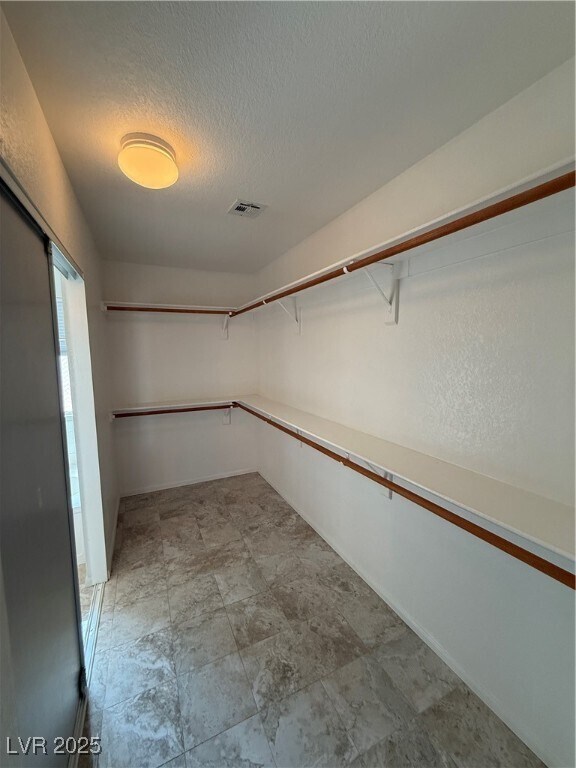 Building Photo - 2113 Desert Pines St