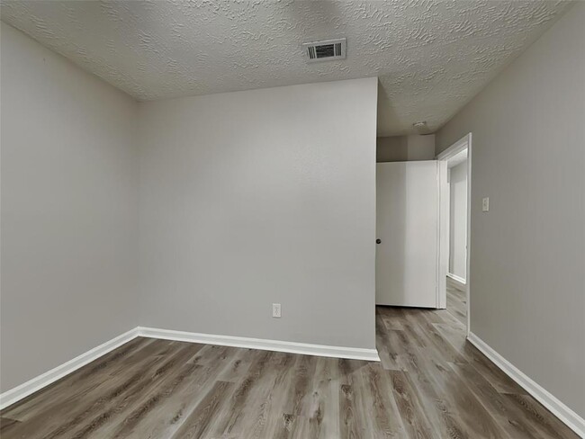 Building Photo - 7047 Rockergate Dr