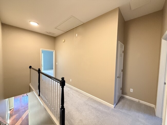 Building Photo - 1705 Waters Edge Trail