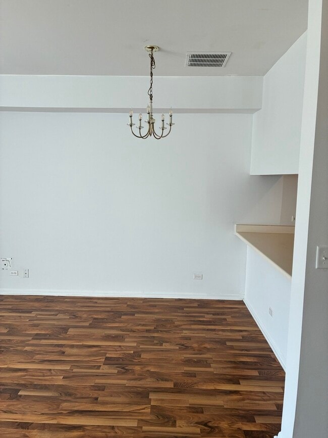 Building Photo - 1213 Cranbrook Dr