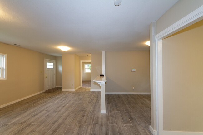 Primary Photo - Completely remodeled 3 bed 1 bath home ready for a new tenant. Apply today and get approved for a...