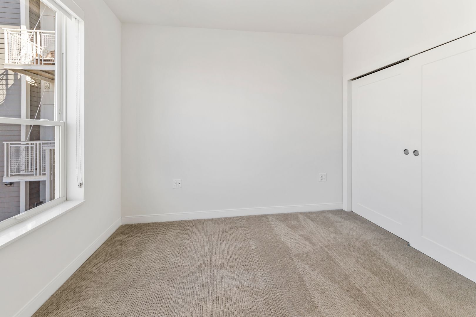 Building Photo - 5945 6th Ave