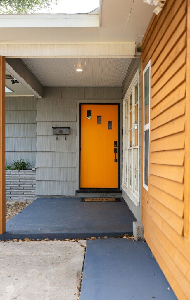 Building Photo - 4717 Edith St