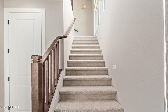 Building Photo - 2121 W Sonoran Desert Dr