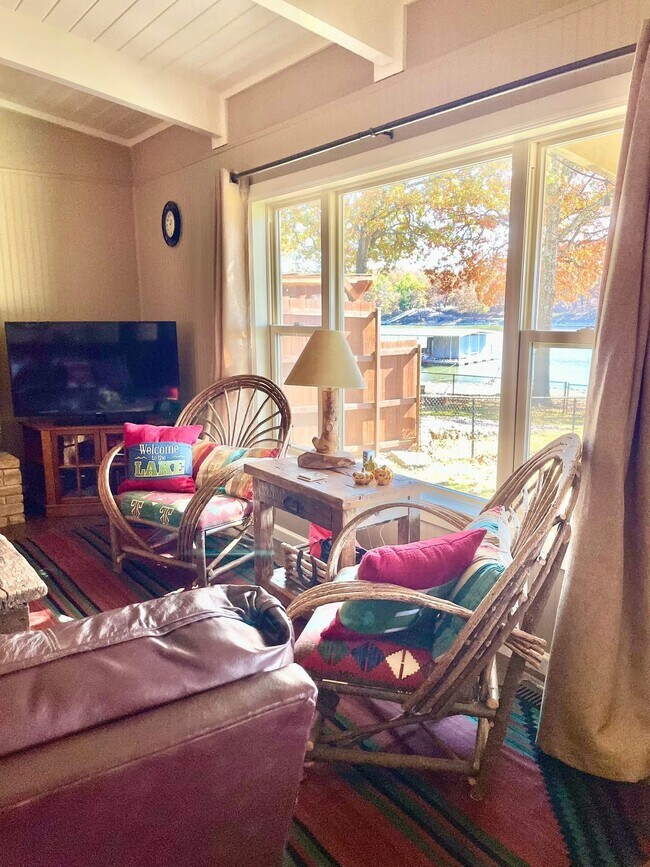 Building Photo - 1114 W 17th St