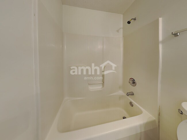 Building Photo - 2324 Pleasant Meadows Dr