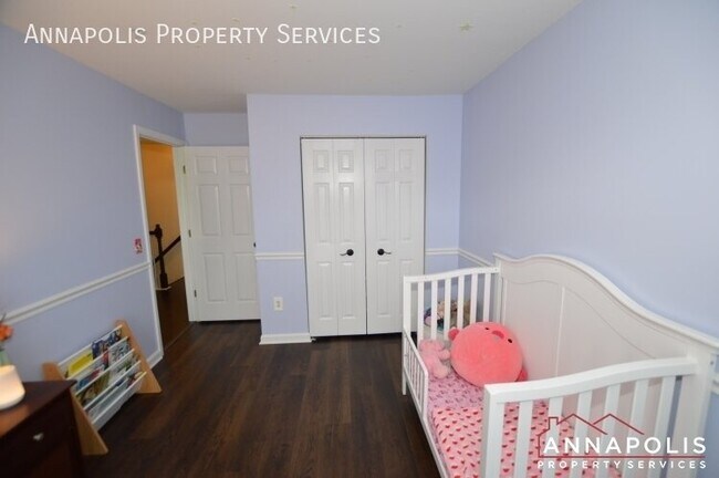 Building Photo - 656 Howards Loop