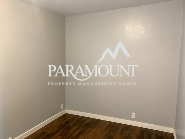 Building Photo - Magnificent Seattle/Water Views in Manches...