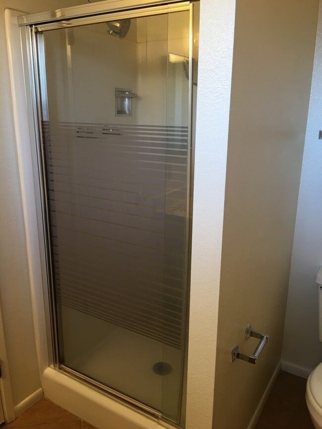 Building Photo - Tempe 3 Bed, 2 Bath Single Story Rental House