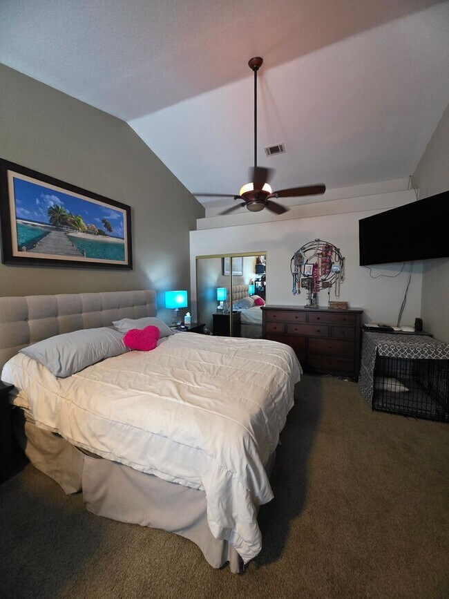 Building Photo - This Home Is Loaded!
