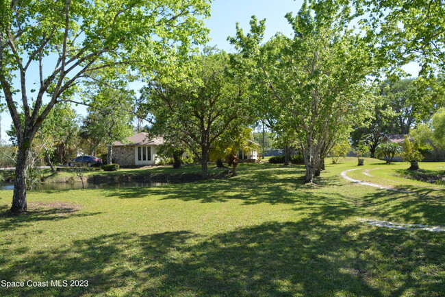 Building Photo - 1045 Pine Island Rd