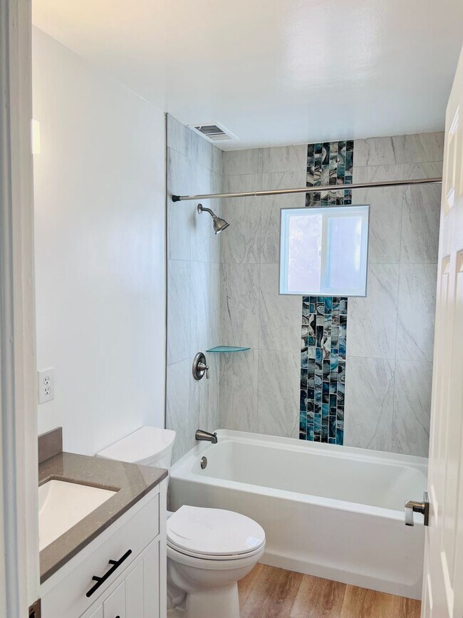 Building Photo - newly renovated cottage nestled in the heart of Sparks